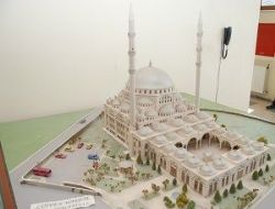 Ankara nın 2. büyük camisi ibadete açıldı