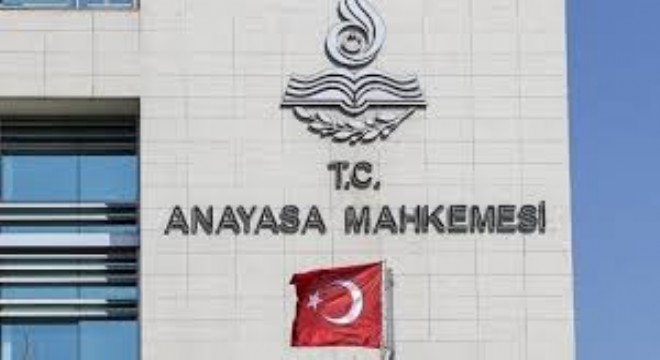 AYM’den Süresiz Nafaka Düzenlemesine İptal Kararı